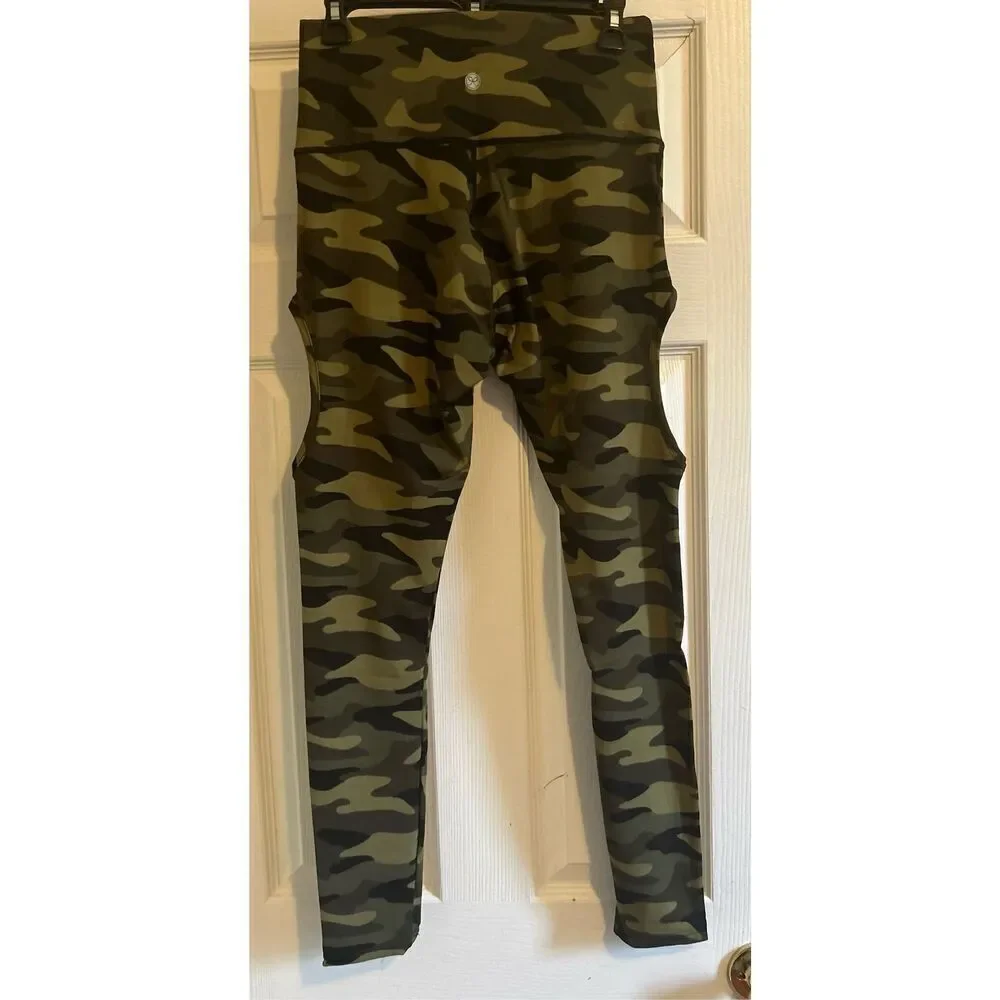 Leggings Park Camo Leggings Size Medium